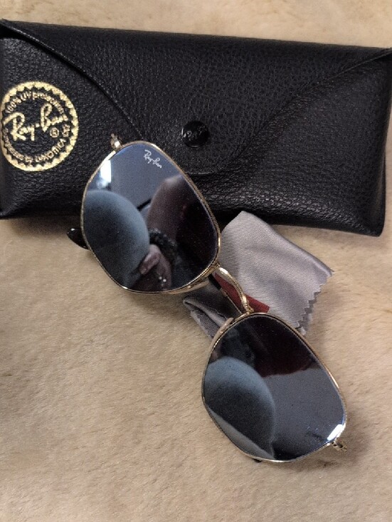 Ray-Ban Aviator Sunglasses with Silver Frame and Black Lenses main image 8
